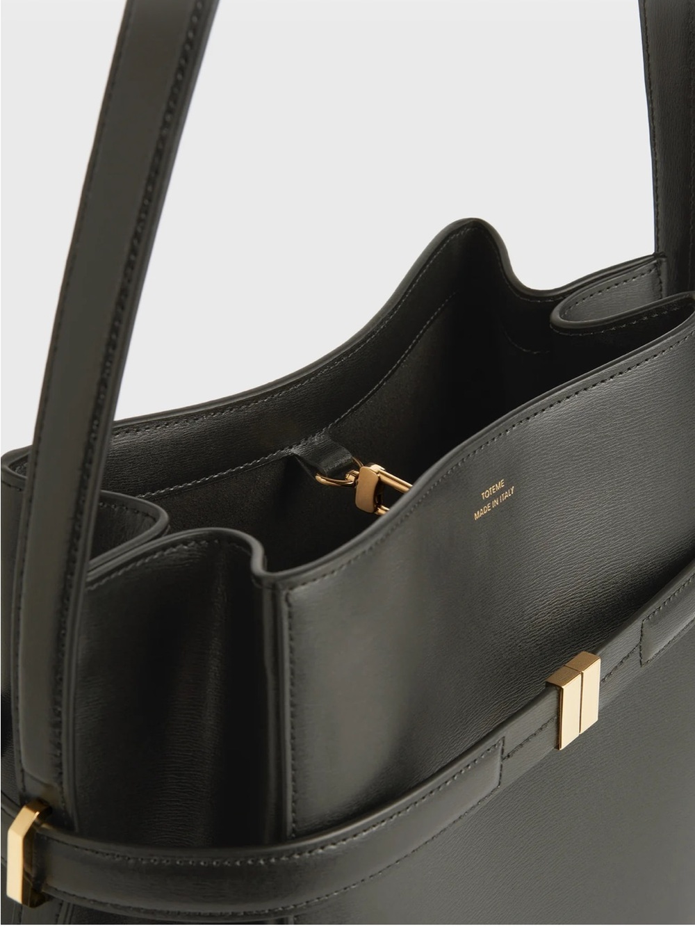 Toteme Belted leather bucket bag - Picture 5 of 16